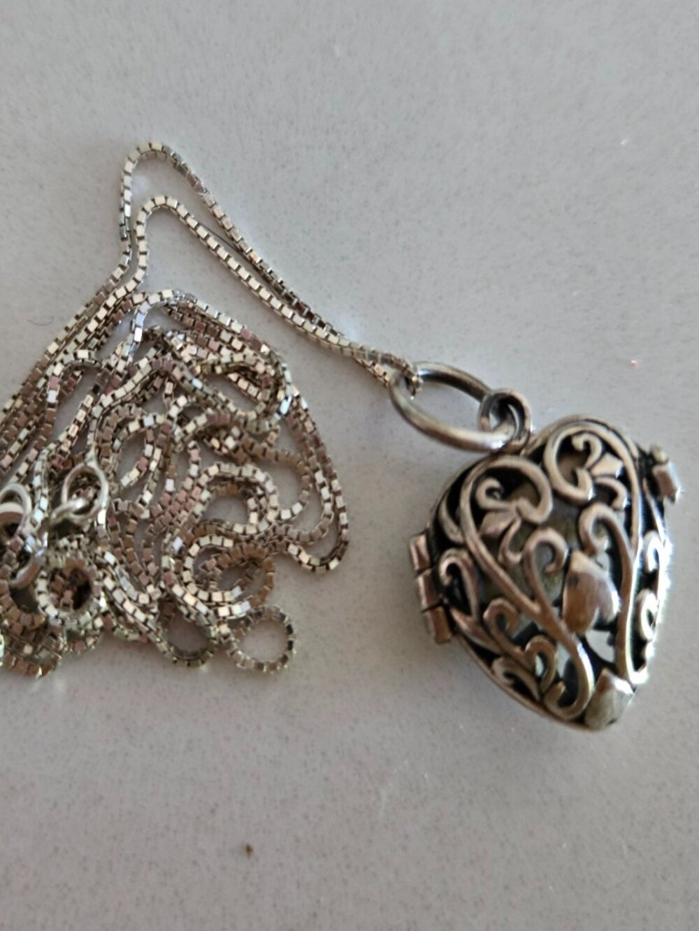 Vintage Saje' Happy Heart Aromatherapy Necklace Locket